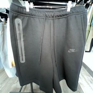 Nike Black Athletic Shorts with Sweat-Wicking Fabric